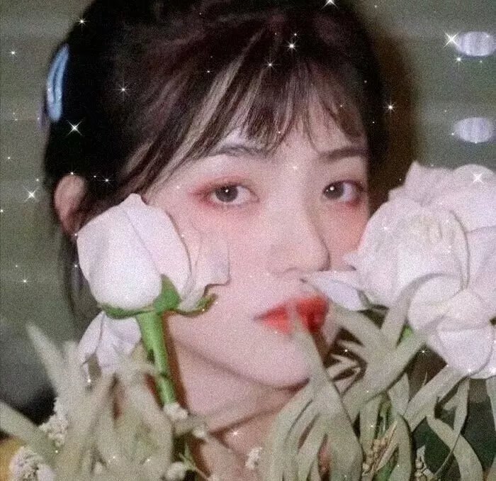 劳拉·马尔斯的眼睛